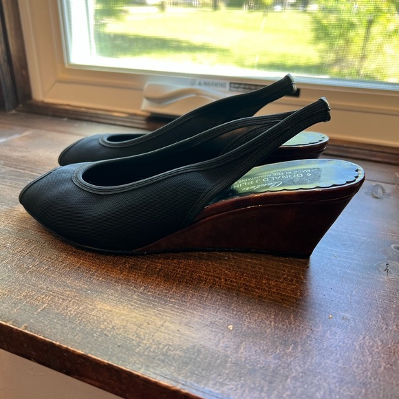 Donald J. Pliner Couture Peep Toe Slingback Tortoise Shell Acrylic Wedges - Picture 3 of 10